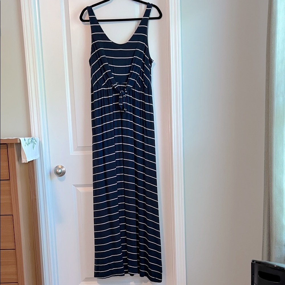 ⚡️ 3 for $20 ⚡️ SO Navy and White Striped Sleeveless Maxi Dress